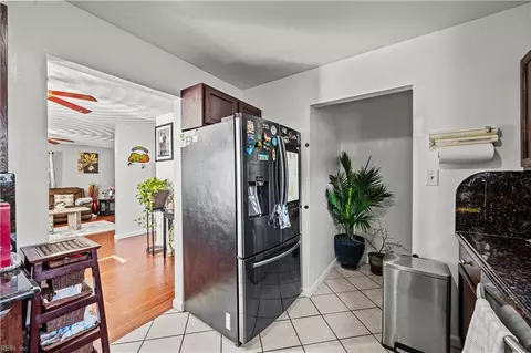 1086 Johnstons Rd, Norfolk, VA 23513 photo 8