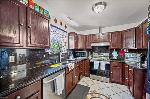 1086 Johnstons Rd, Norfolk, VA 23513 photo 6