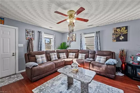 1086 Johnstons Rd, Norfolk, VA 23513 photo 11