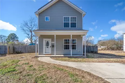 323 Briggs St, Suffolk, VA 23434