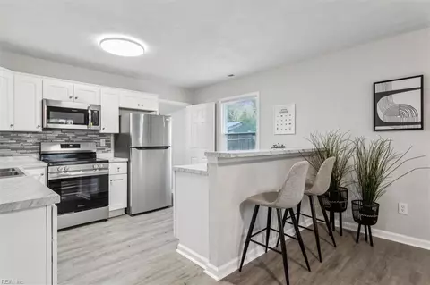 202 Beverly St, Hampton, VA 23669 photo 8
