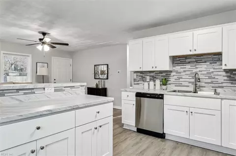 202 Beverly St, Hampton, VA 23669 photo 12