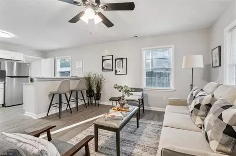 202 Beverly St, Hampton, VA 23669 photo 3