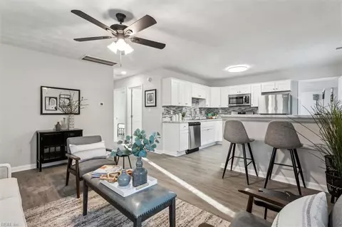 202 Beverly St, Hampton, VA 23669 photo 6