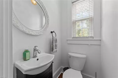 513 E Riverview Dr, Suffolk, VA 23434 photo 9