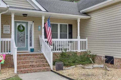 Exterior - 3 Boger Cir, Hampton, VA 23664 photo 3 of 6