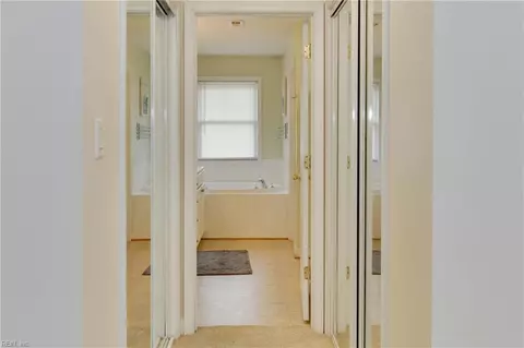 Entry Way - 3 Boger Cir, Hampton, VA 23664 photo 6 of 6