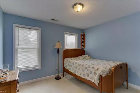 Bedroom - 3 Boger Cir, Hampton, VA 23664 photo 5 of 6