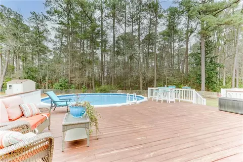 Exterior - 3 Boger Cir, Hampton, VA 23664 photo 5 of 6