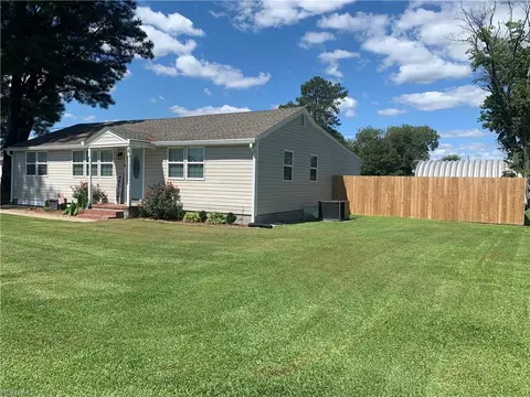 4 Watson St, Windsor, VA 23487
