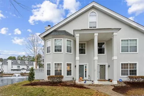 515 Seahorse Rn Run, Chesapeake, VA 23320