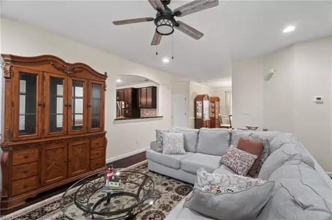 133 Bella Dr, Chesapeake, VA 23322 photo 8