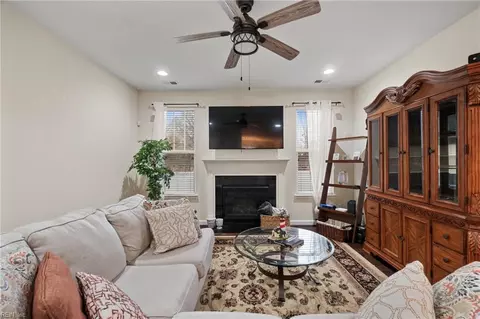133 Bella Dr, Chesapeake, VA 23322 photo 7