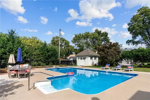 Exterior - 1143 Lotus St, Hampton, VA 23663 photo 7 of 11