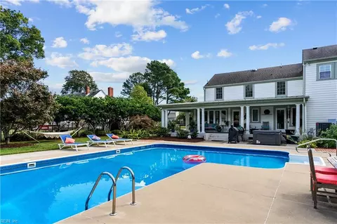 Exterior - 1143 Lotus St, Hampton, VA 23663 photo 6 of 11
