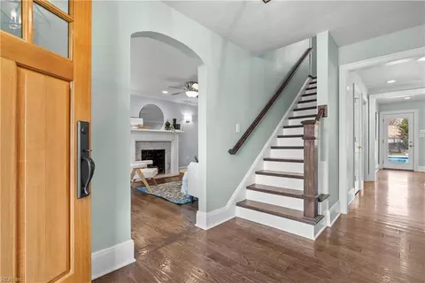 Entry Way - 1143 Lotus St, Hampton, VA 23663 photo 2 of 6