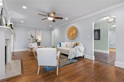 Living - 1143 Lotus St, Hampton, VA 23663 photo 2 of 2
