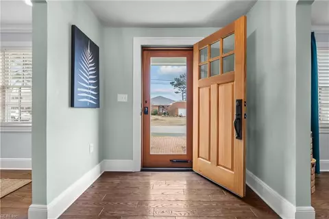 Entry Way - 1143 Lotus St, Hampton, VA 23663 photo 1 of 6