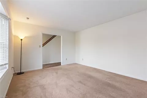 10 Rotherham Ln, Hampton, VA 23666 photo 14