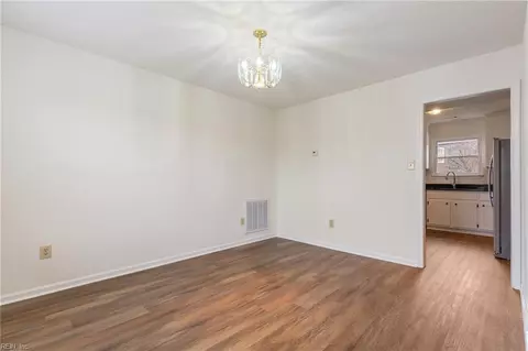 10 Rotherham Ln, Hampton, VA 23666 photo 17