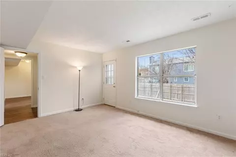 10 Rotherham Ln, Hampton, VA 23666 photo 10