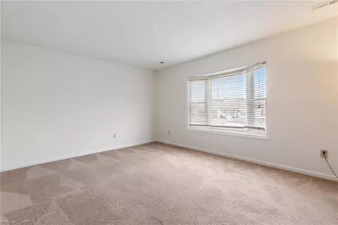 10 Rotherham Ln, Hampton, VA 23666 photo 12