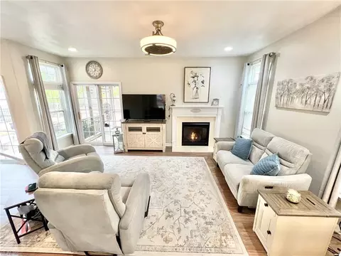 2004 Queens Point Dr, Suffolk, VA 23434 photo 6