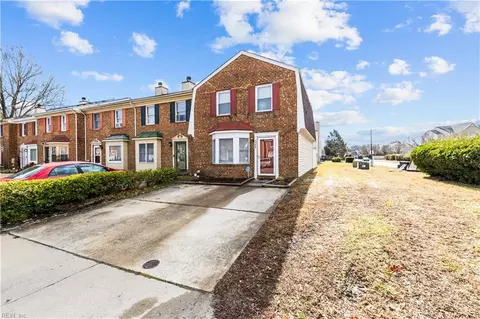 3355 Golden Oaks Ln, Chesapeake, VA 23321