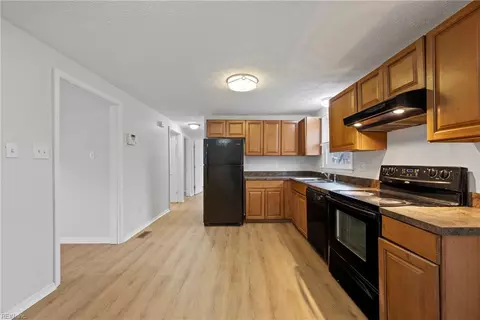 Entry Way - 328 Webster St, Hampton, VA 23663 photo 1 of 2