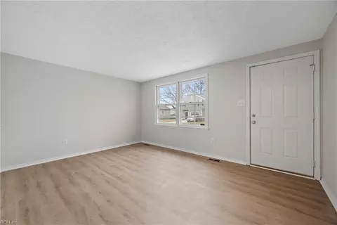 Living - 328 Webster St, Hampton, VA 23663 photo 1 of 1