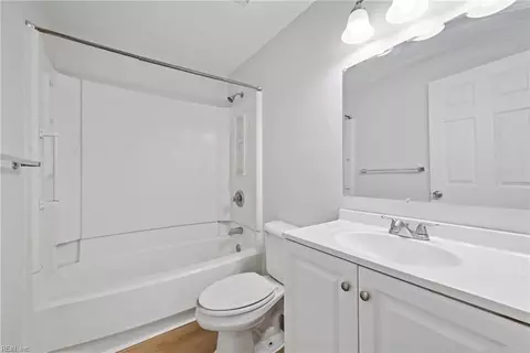 Bath - 328 Webster St, Hampton, VA 23663 photo 2 of 2