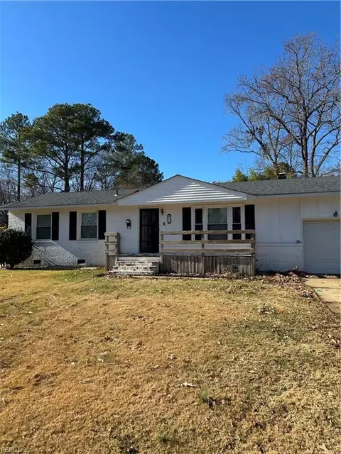 13 Grant Dr, Newport News, VA 23608