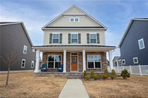 962 Olmstead St, Chesapeake, VA 23323