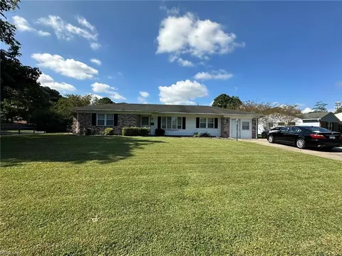 109 Chancellor Dr, Virginia Beach, VA 23452