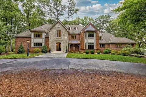 4124 Mockingbird Ln, Suffolk, VA 23434