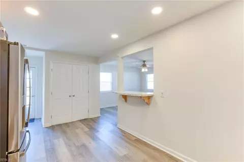 Entry Way - 1816 Bancroft Dr, Hampton, VA 23663 photo 2 of 4