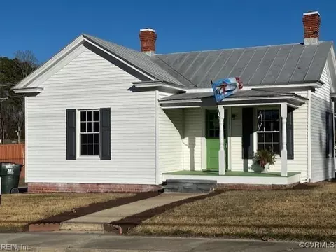 307 W Church St, Wakefield, VA 23888