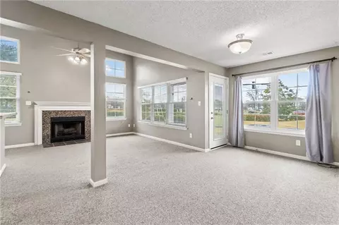 4044 Laurel Green Cir, Virginia Beach, VA 23456