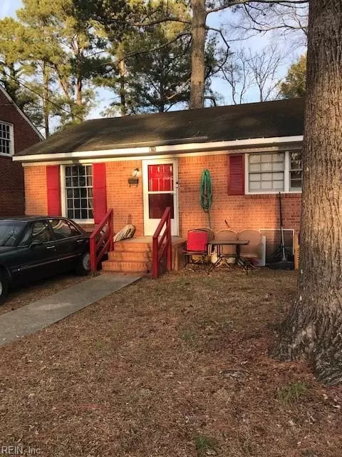 406 Henry St, Suffolk, VA 23434