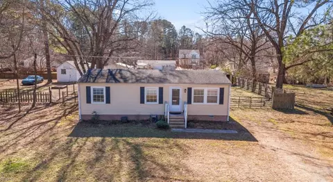 13715 Cypress Dr, Lanexa, VA 23089