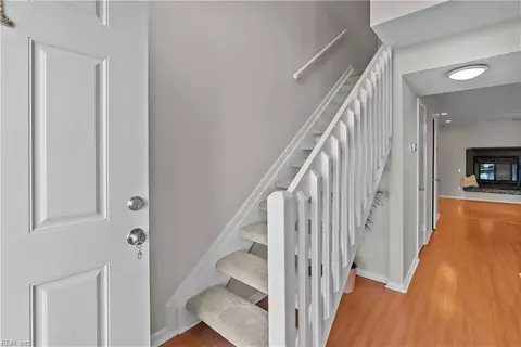 719 Waters Dr, Virginia Beach, VA 23462