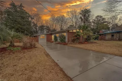 1308 Woodhurst Dr, Virginia Beach, VA 23454