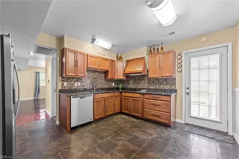 24 Wendell Dr, Hampton, VA 23666 photo 10