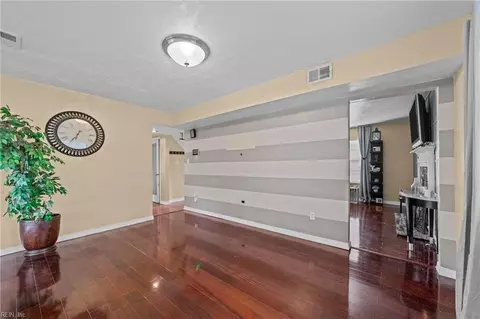 24 Wendell Dr, Hampton, VA 23666 photo 6