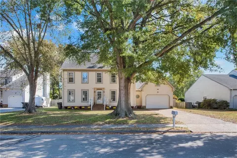 8 Mayer Ct, Hampton, VA 23664