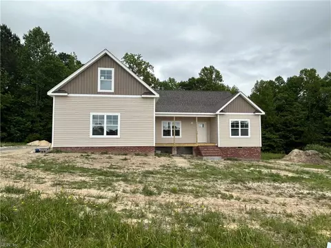 33069 Sandy Creek Dr, Franklin, VA 23851