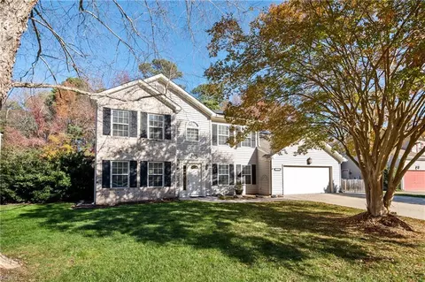 121 Hedgerow Ln, Yorktown, VA 23693