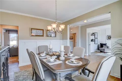 Dining - 320 Langton Rd, Chesapeake, VA 23322 photo 2 of 4