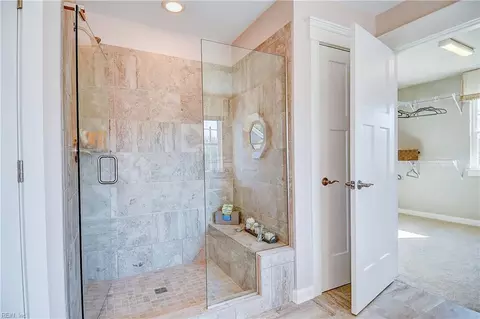 Entry Way - 320 Langton Rd, Chesapeake, VA 23322 photo 6 of 7