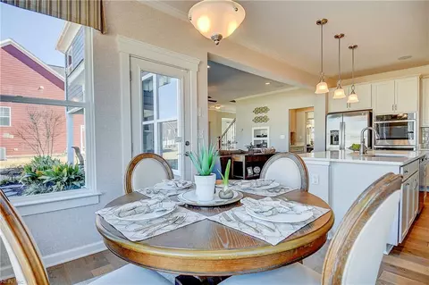 Dining - 320 Langton Rd, Chesapeake, VA 23322 photo 3 of 4